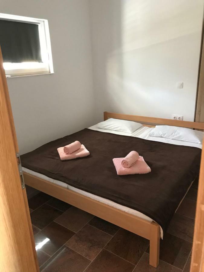 Apartmani Subasic Pag Town Esterno foto