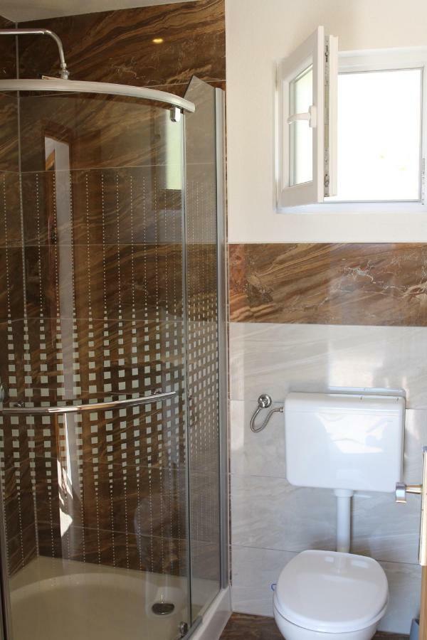 Apartmani Subasic Pag Town Esterno foto