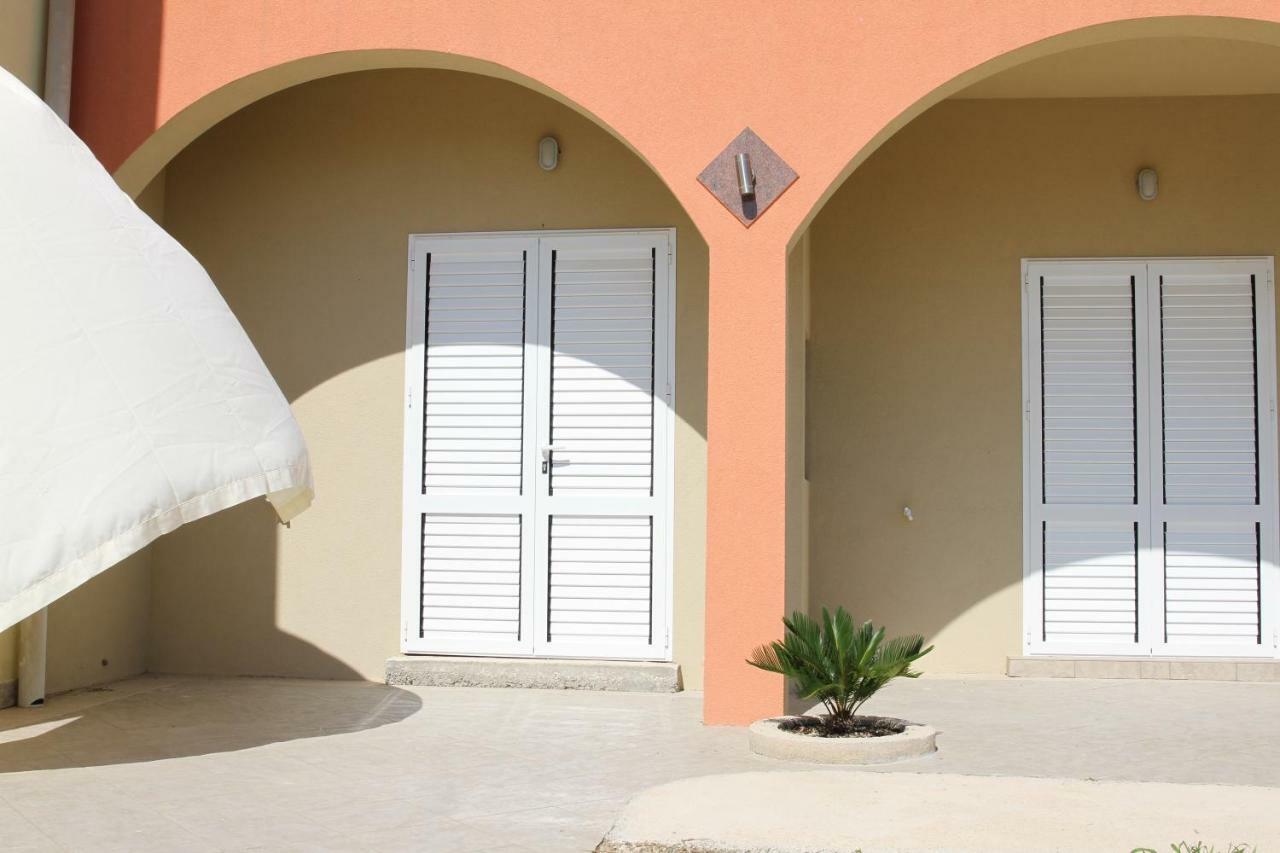 Apartmani Subasic Pag Town Esterno foto