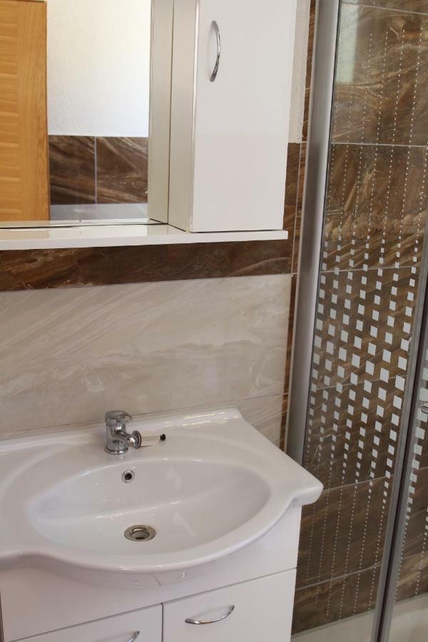 Apartmani Subasic Pag Town Esterno foto