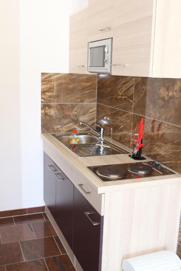 Apartmani Subasic Pag Town Esterno foto