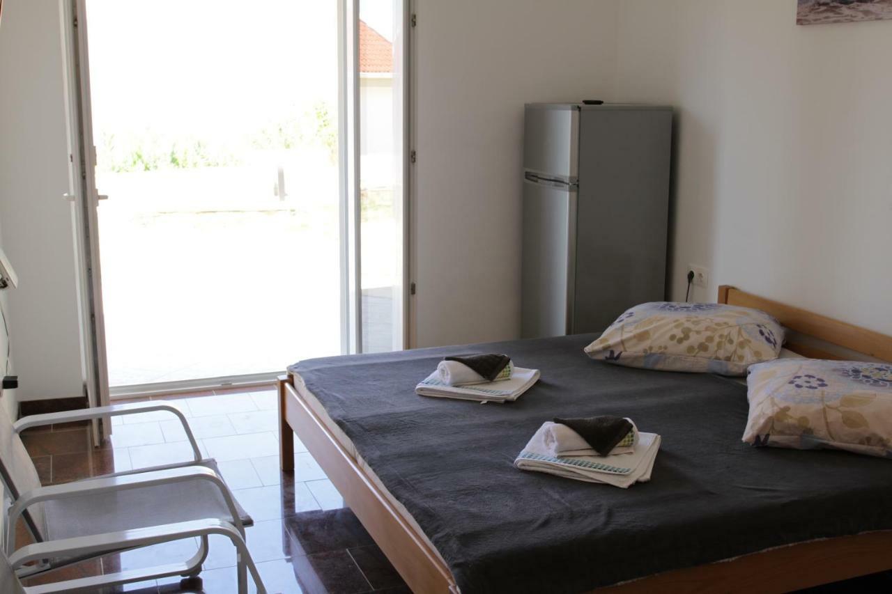 Apartmani Subasic Pag Town Esterno foto